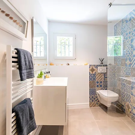 Casa-papillon De Luxe Avec Piscine